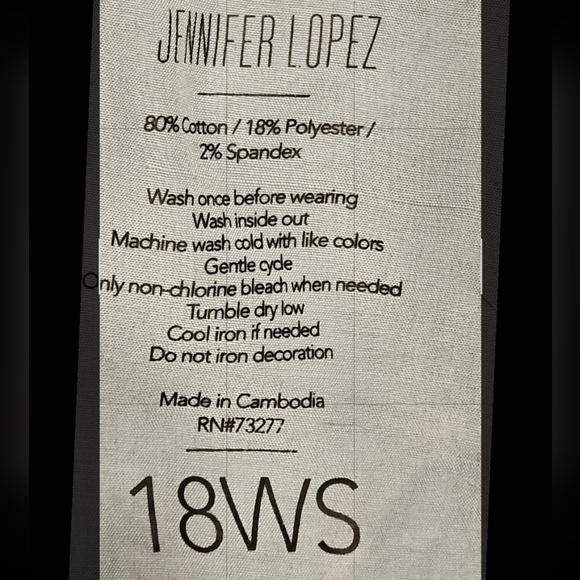 Jennifer Lopez Dark Denim Jeans with Gold Accents 18W Short - Picture 6 of 6